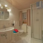 Apartment Holzschnitzers *