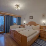 Apartment Holzschnitzers