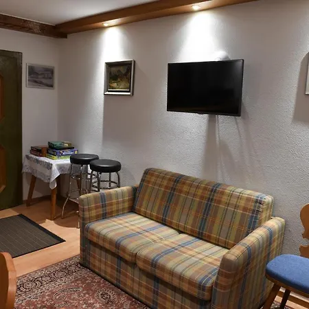 Apartment Holzschnitzers *