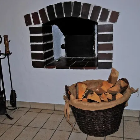 Apartment Holzschnitzers *