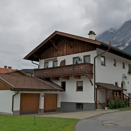 Holzschnitzers Apartment