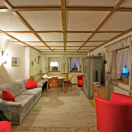 Apartment Holzschnitzers *