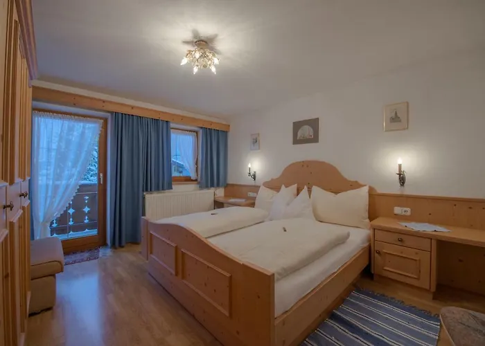 Daire Holzschnitzers